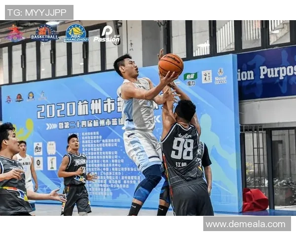 重庆篮球队在挑战赛中的力量表现与战术分析全面点评 重庆篮球队在挑战赛中的力量表现与战术分析全面点评